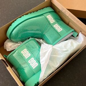 UGG Classic Clear Mini NWT Green